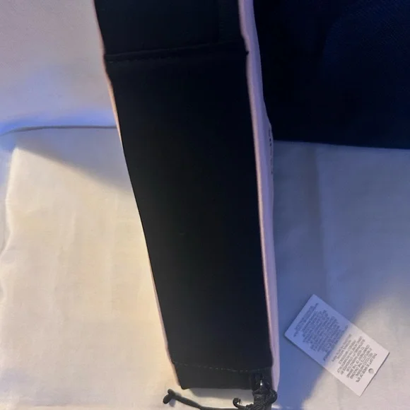 BNWT - Prada beaute novelty black and pink makeup case. - Picture 2 of 6